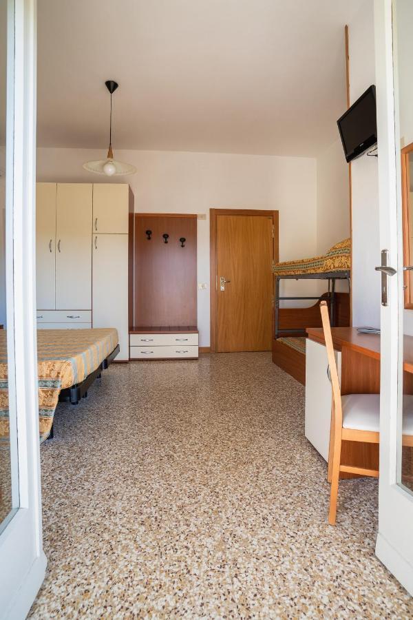 Hotel Happy Милано Мартима Екстериор снимка